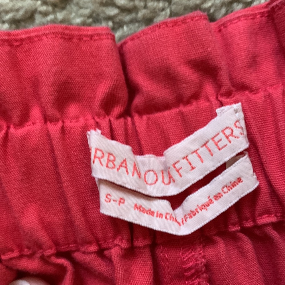 High waisted sinched shorts. - Picture 2 of 2